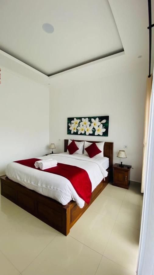 Juan Beach Bungalow Batununggul Exterior photo