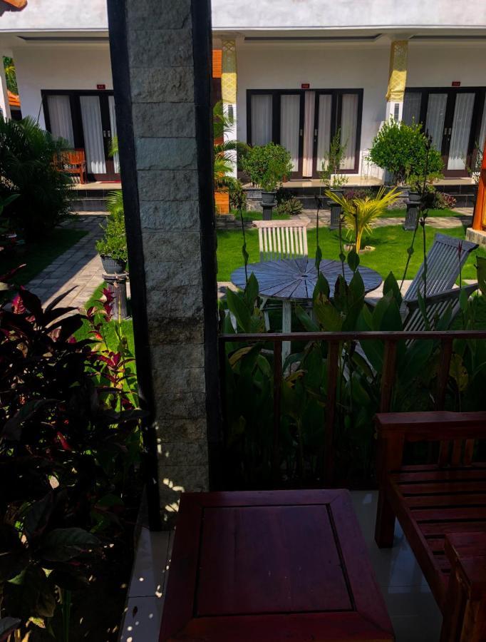 Juan Beach Bungalow Batununggul Exterior photo