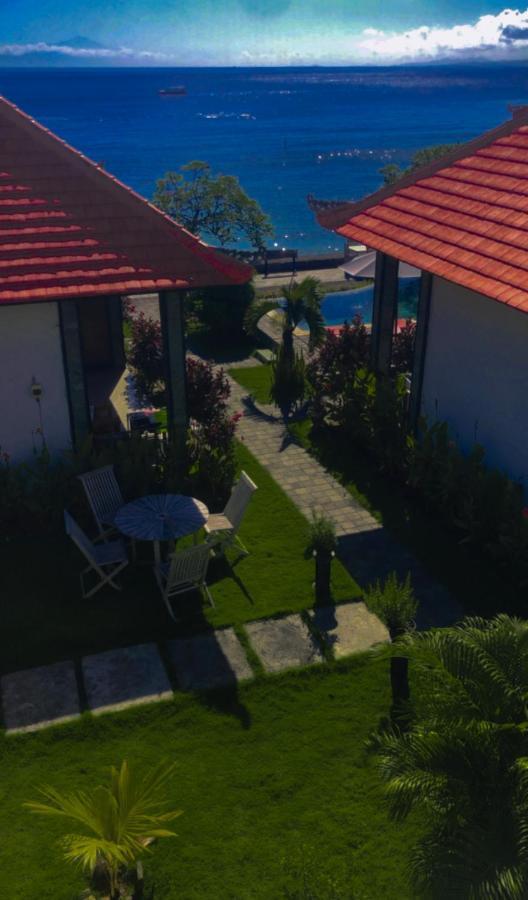 Juan Beach Bungalow Batununggul Exterior photo